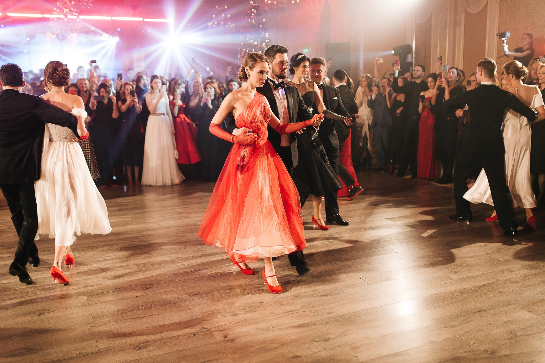 Александра Иванова, Макс Леонов