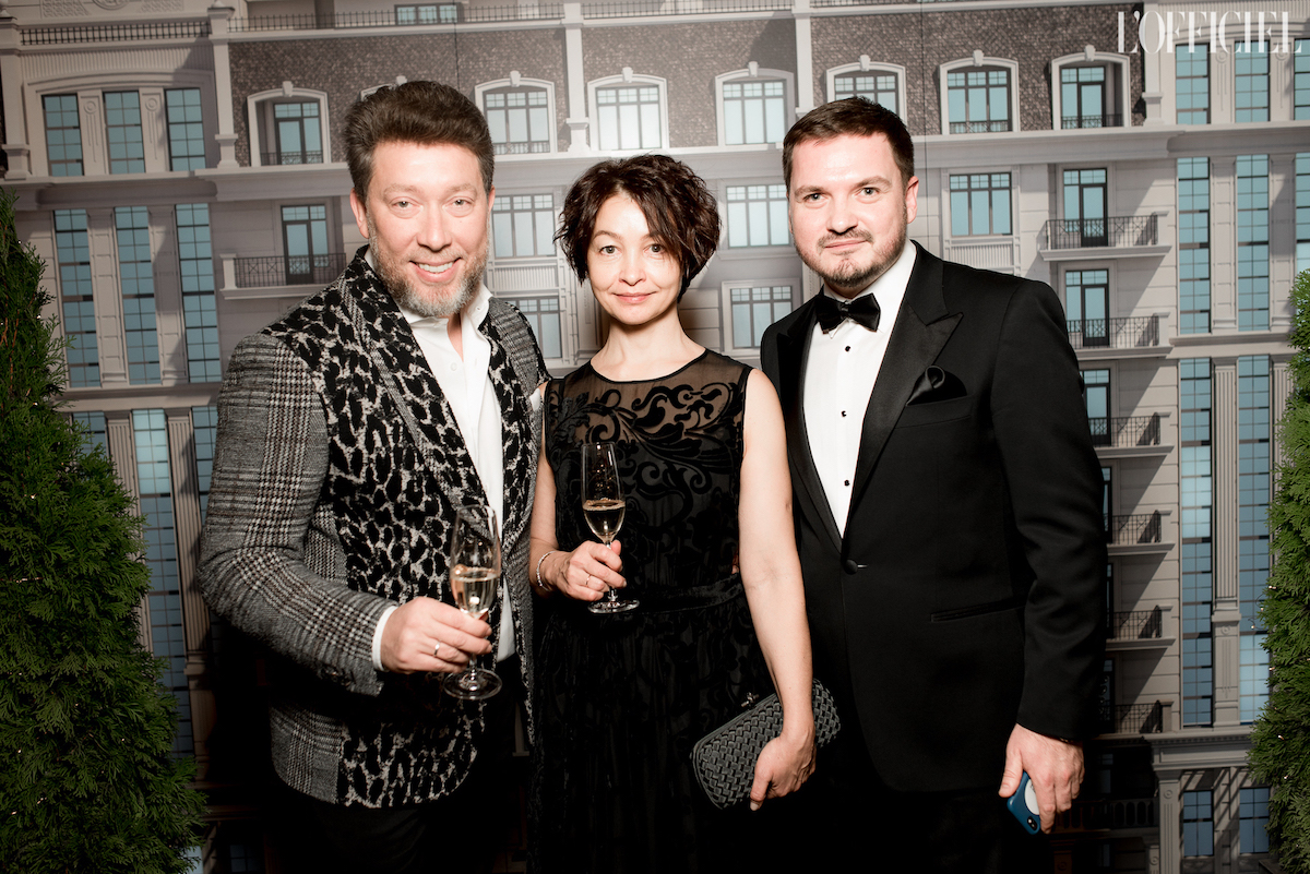 Андрей Здесенко с супругой и Алексей Нилов