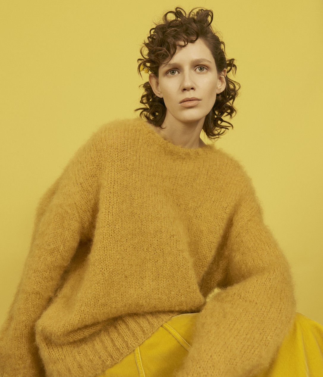 Свитер - Nina Donis, Asthik, юбка - Altuzarra, The Icon