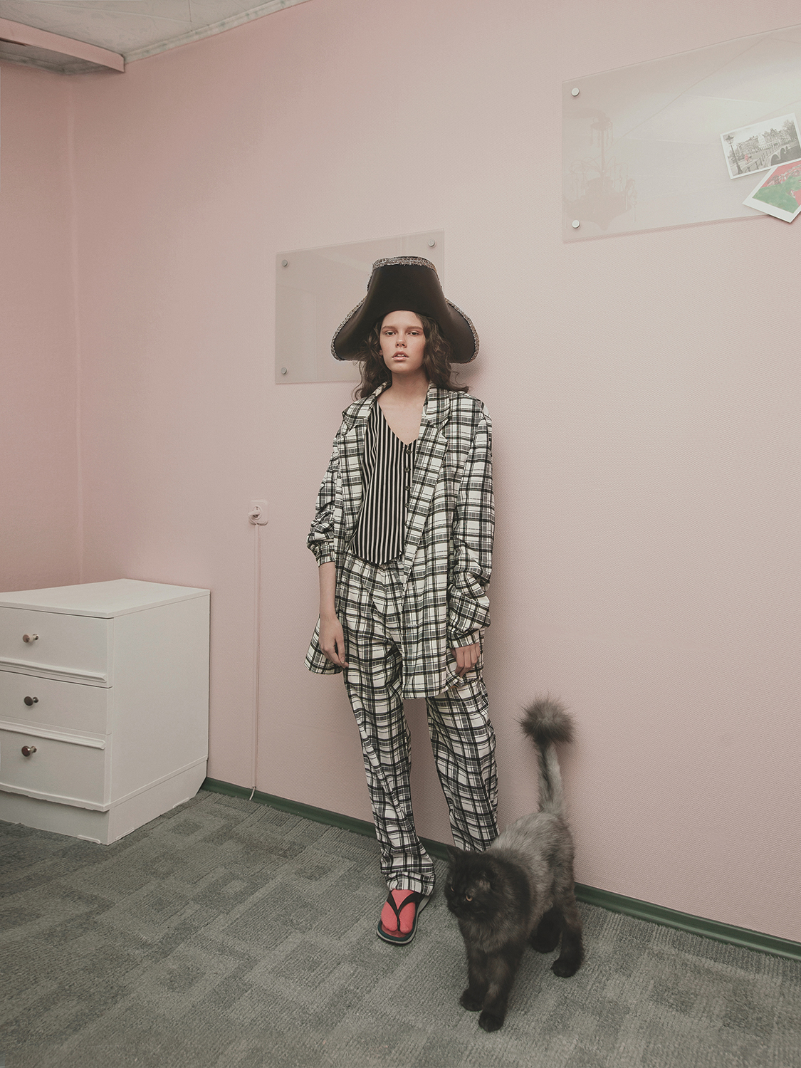 Suit, vest Lada Ivanets, hat Konkolovich.L, stylist property