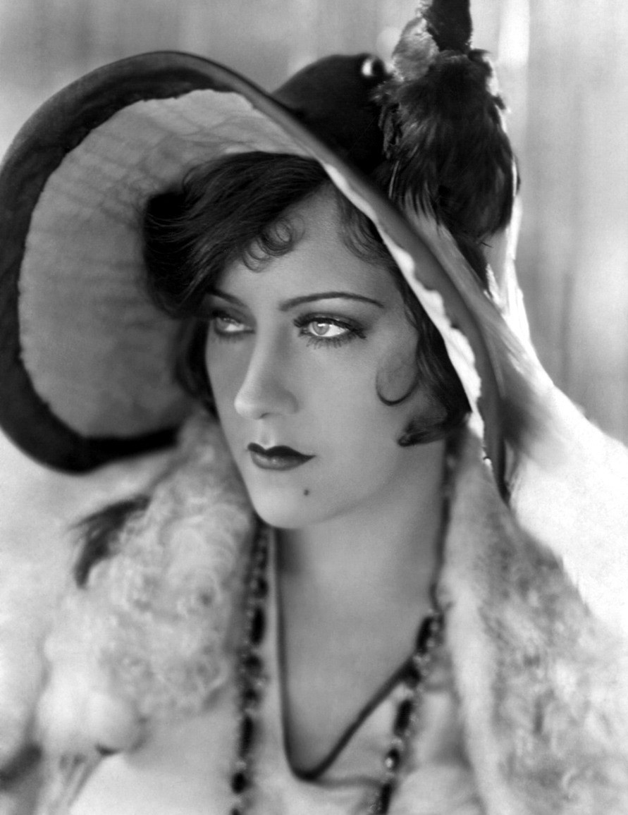 Глория Свенсон