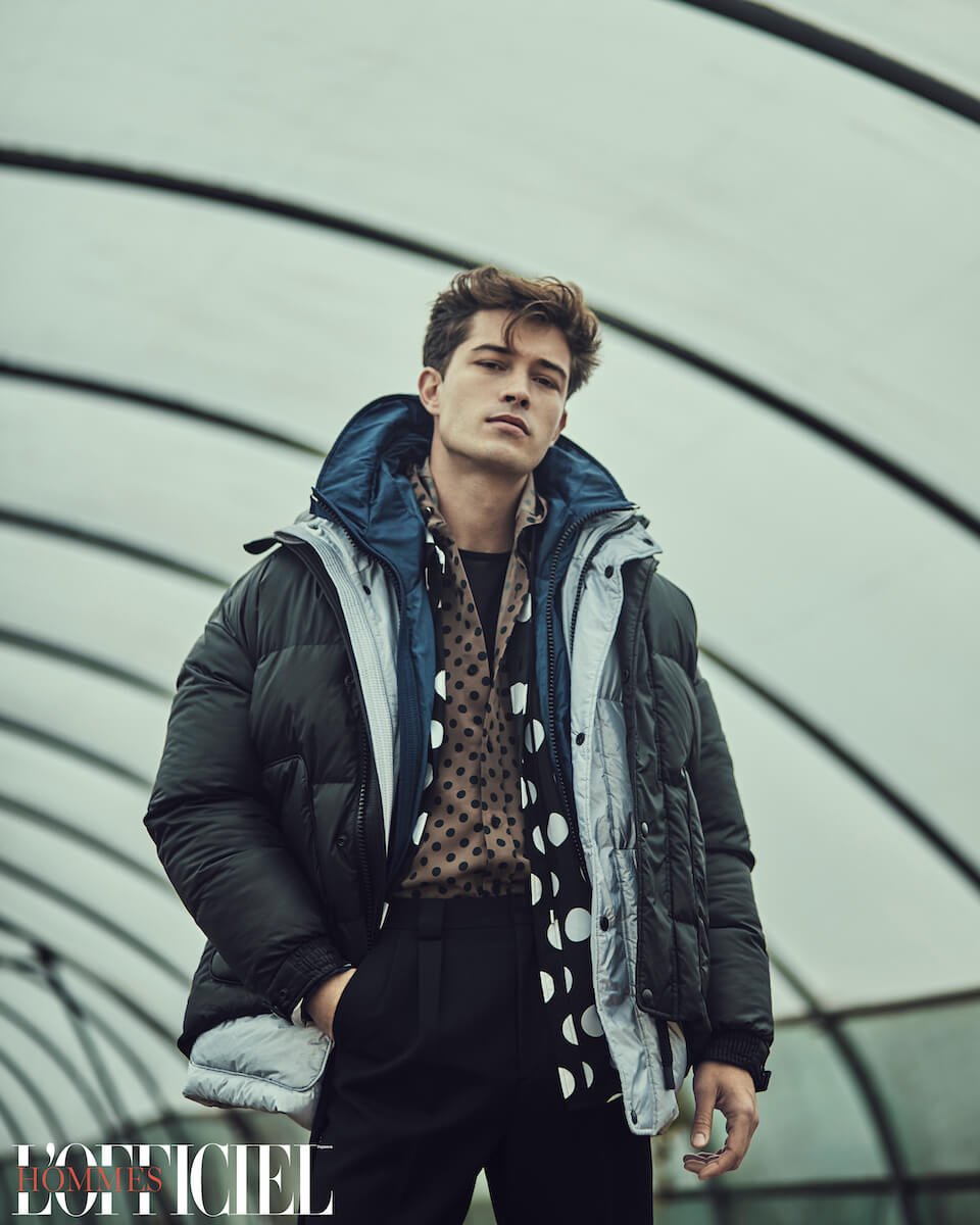 Пуховики Ienki Ienki, рубашки John Lawrence Sullivan, брюки Givenchy 