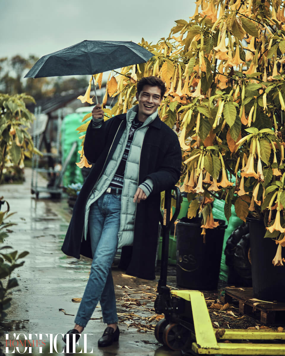 Пальто и пуховый жилет – 3.1 Phillip Lim, футболка Dior Homme, джинсы Stella McCartney, обувь Gucci