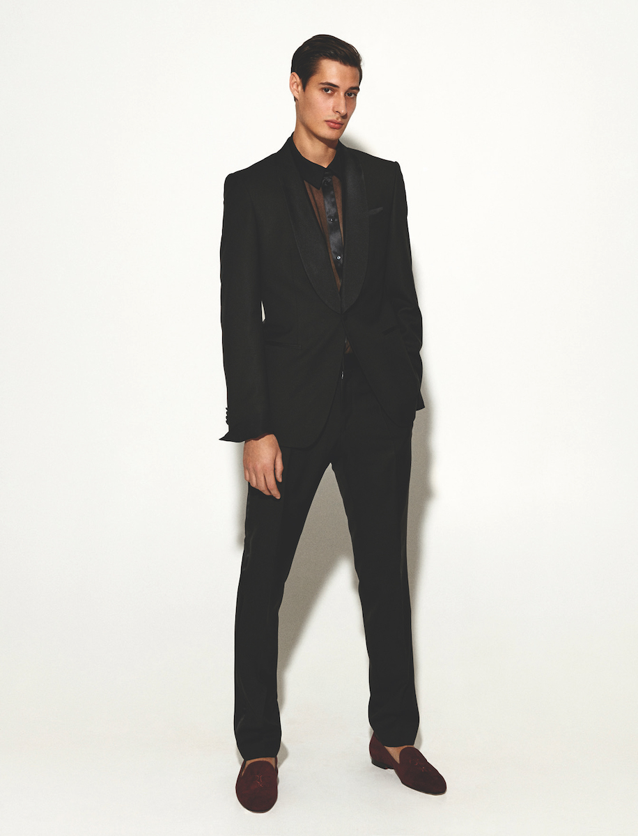 Костюм Boss, сорочка Artemklimchuk, лоферы Billionaire