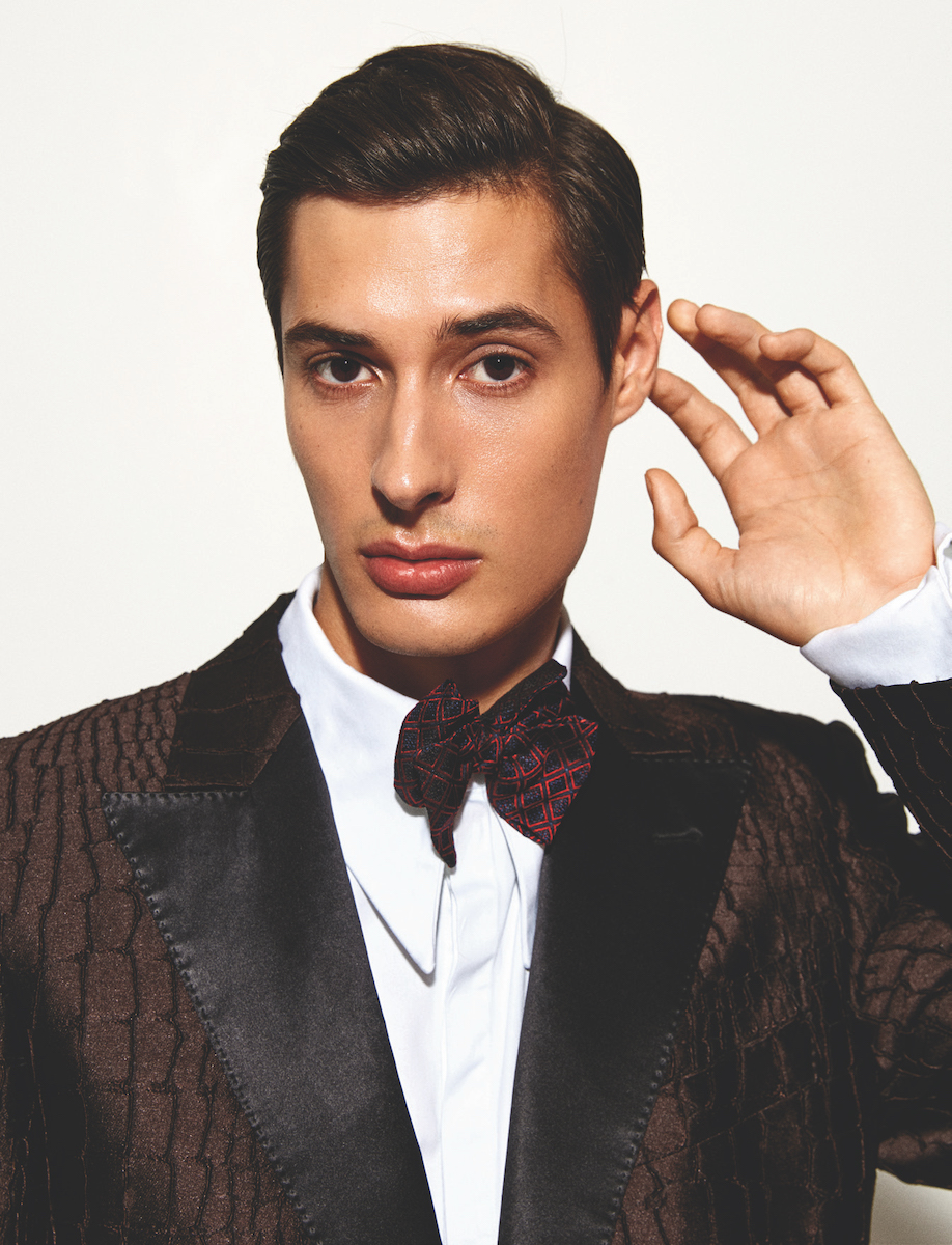 Cмокинг Billionaire, cорочка Frolov, галстук-бабочка Isaia 