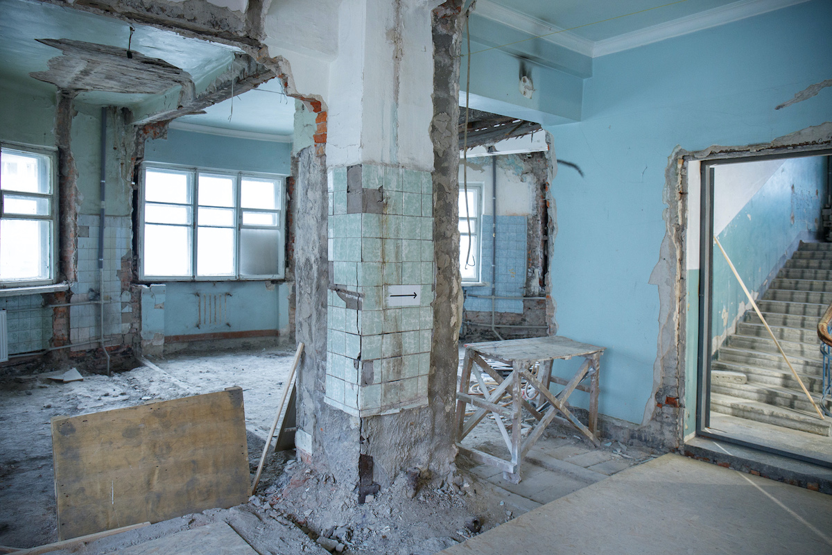 Экспозиция Второй биеннале молодого искусства, Отель Харьков