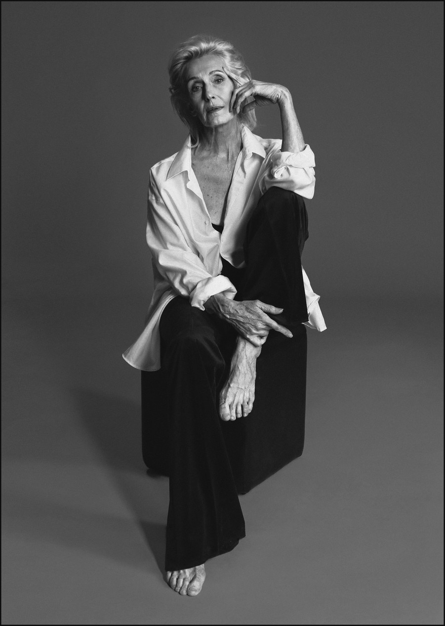 Брюки — Poustovit, рубашка — Saint Laurent