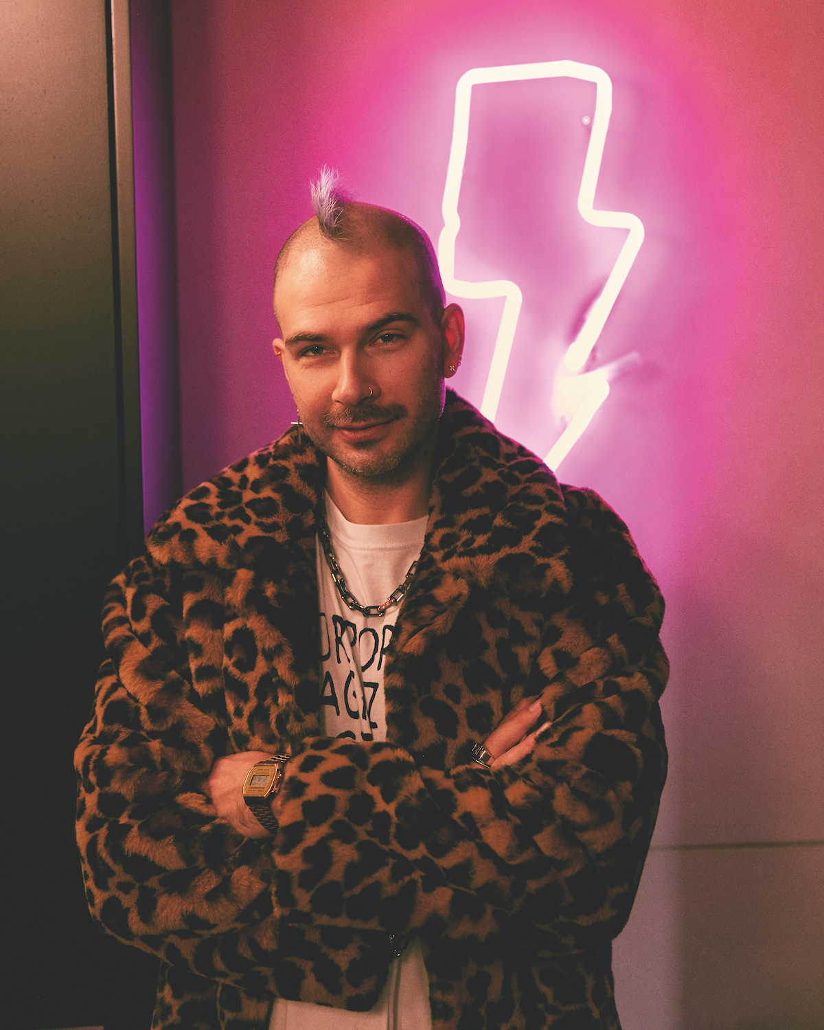 Футболка Vetements, шуба P.A.R.O.S.H., цепочка Louis Vuitton X Virgil Abloh Monogram 