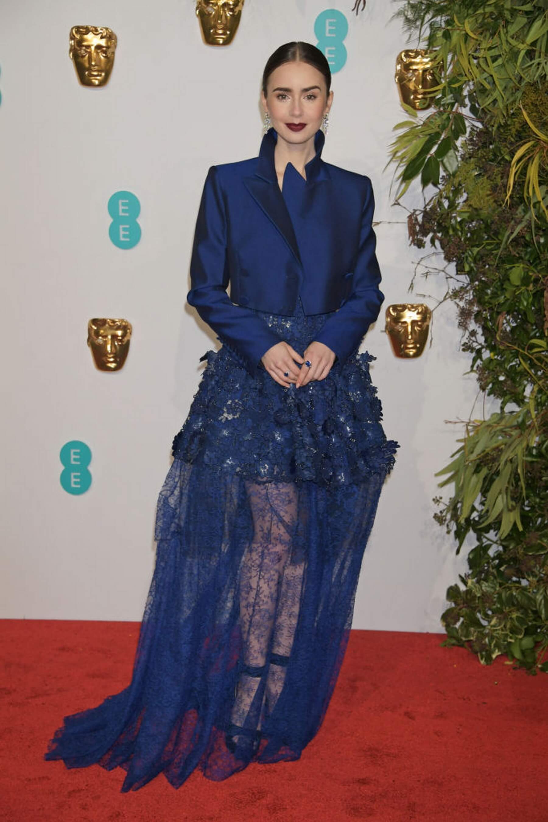 Лили Коллинз в Givenchy