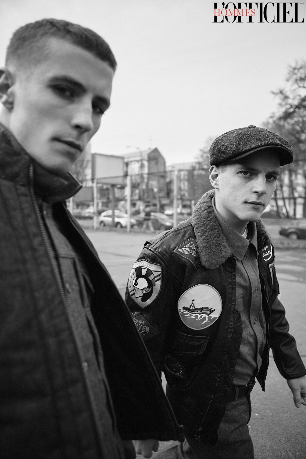 На Леше: рубашка – Fjallraven (Ostriv store), кепка – Stetson (Ostriv store), куртка – Cockpit USA (Helen Marlen Group). На Паше: куртка – Edwin (Ostriv store), жилетка – Sasha. Kanevski