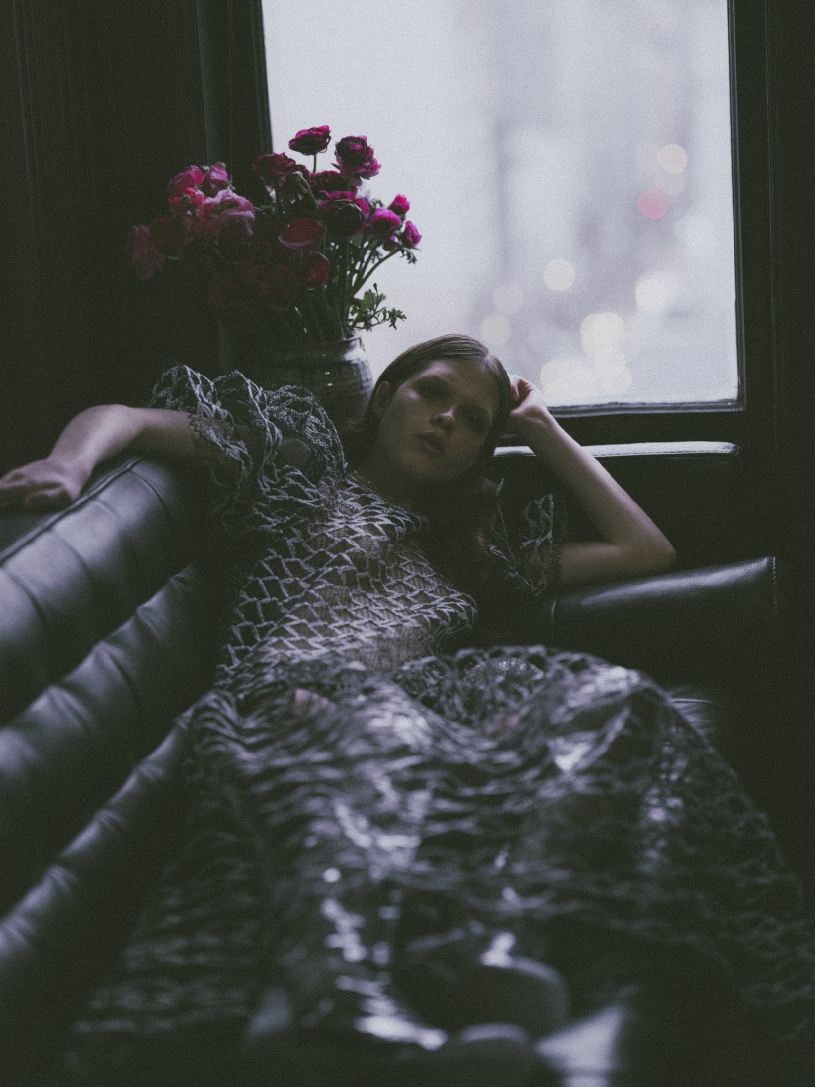 Платье, бусы, сапоги Chanel