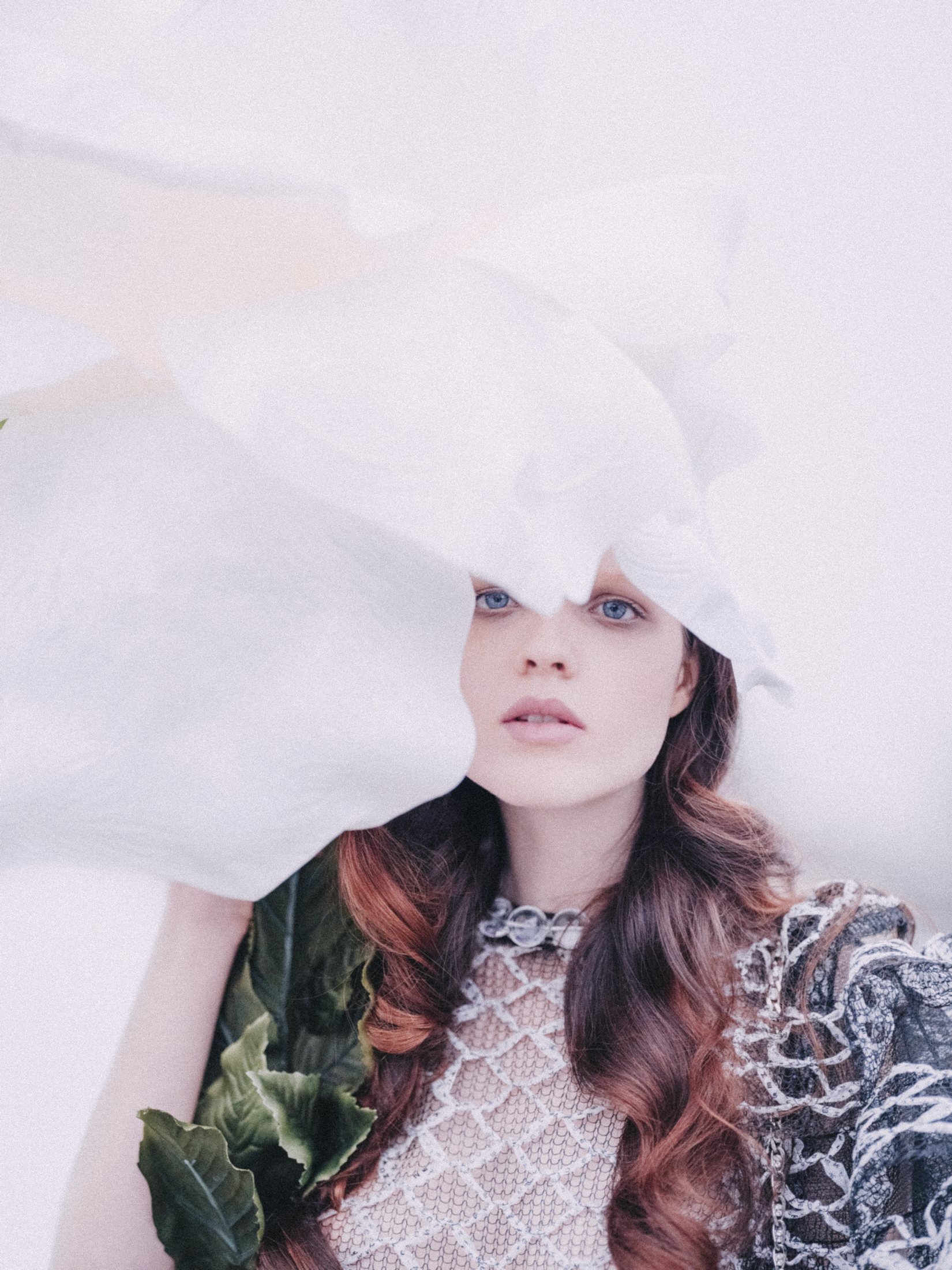 Платье, бусы, сапоги Chanel