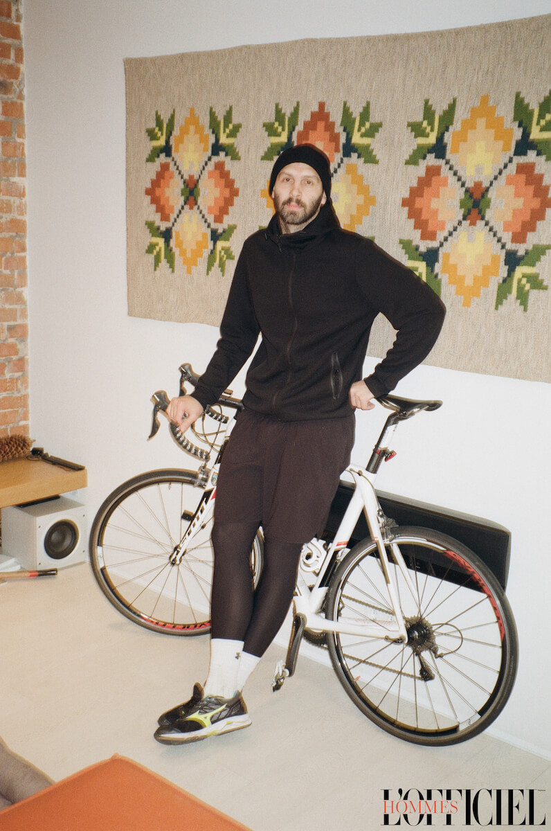 Костюм Under Armour, кроссовки Mizuno, велосипед Scott Foil 