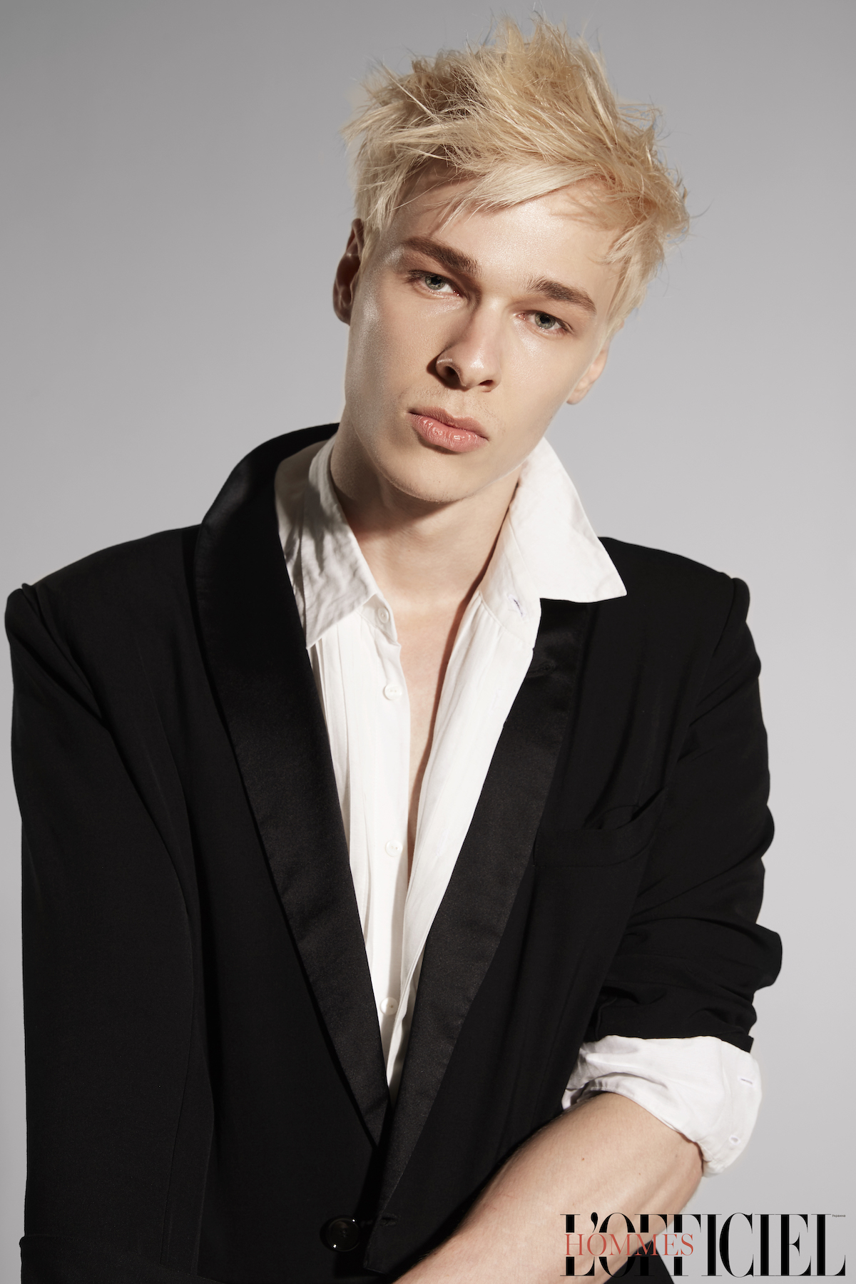 Рубашка ARTEMKLIMCHUK, комбинезон Frolov