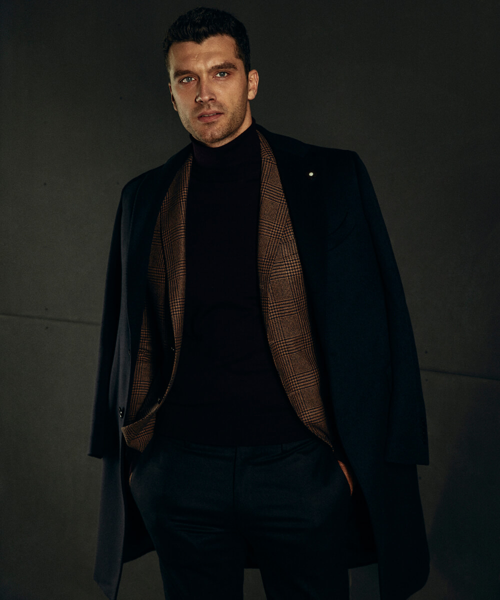 Пальто, пиджак и брюки – LARDINI, водолазка JEAN PIERRE 