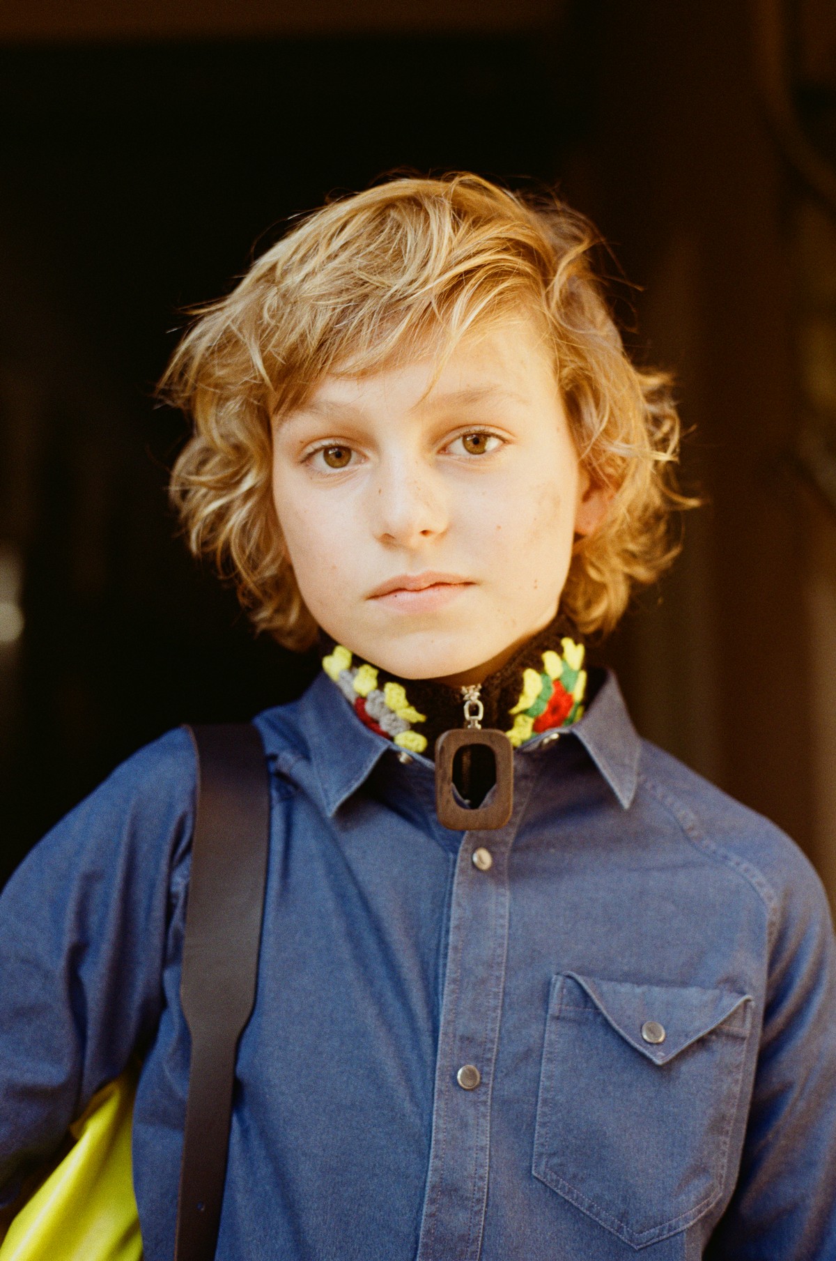 Сорочка Loro Piana, воротник J.W. Anderson, рюкзак Dsquared2 