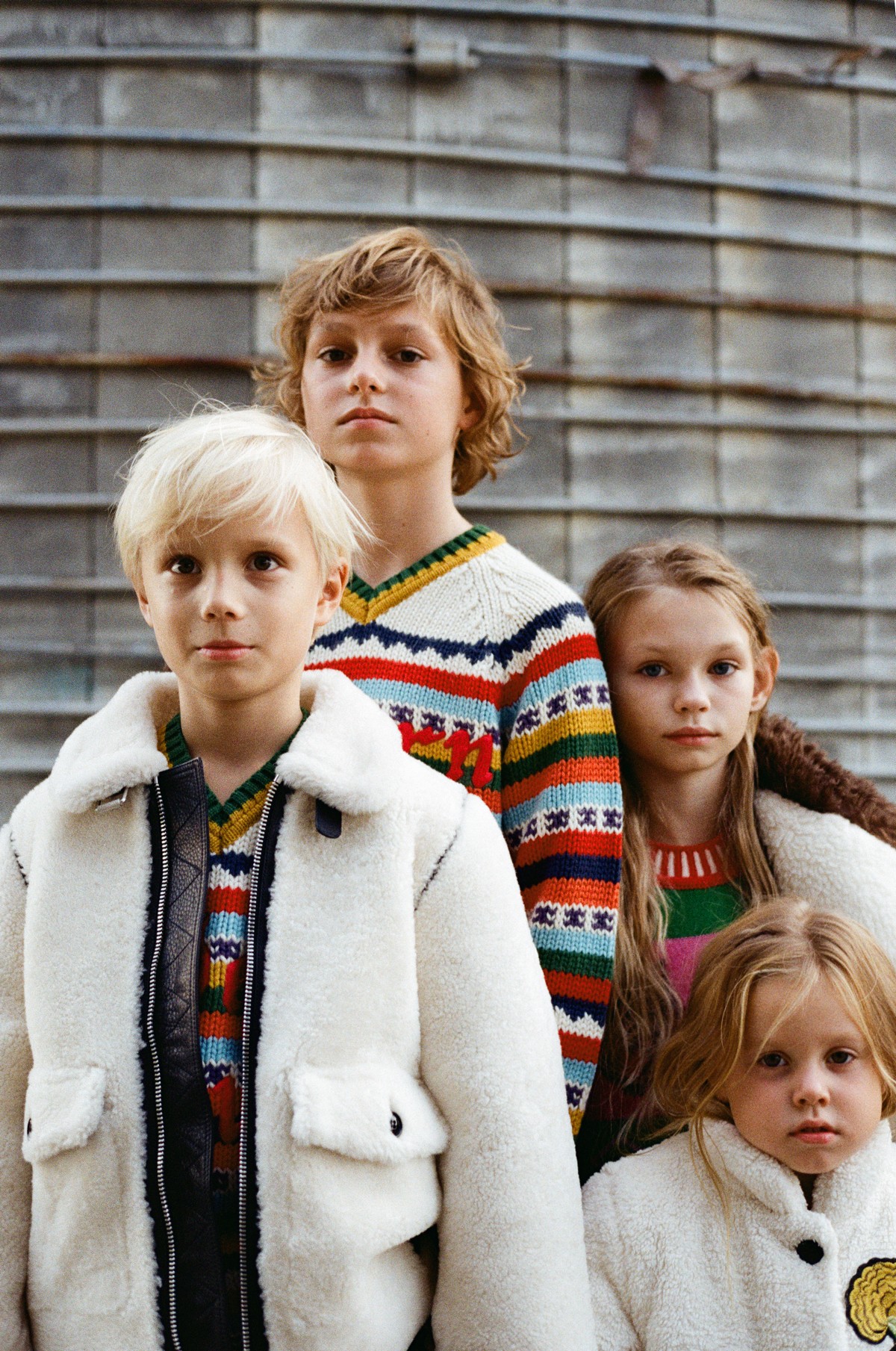 На Богдане дубленка Burberry и свитер Gucci, на Лукьяне свитер Gucci, на Маргарите дубленка Anton Belinskiy и свитер Gucci, на Петре пальто Ermanno Scervino 