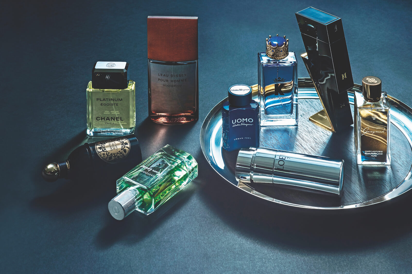 На фото: поднос из палисандра с посеребренным ободом, коллекция Jacaranda, Puiforcat 