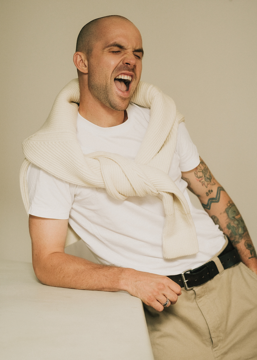 Свитер Andersen-Andersen, джинсы Acne Studios, ремень Filson, кольцо Denis Music 