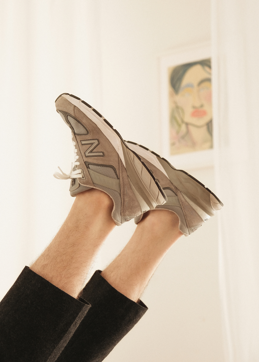 Брюки Uniqlo, кроссовки New Balance