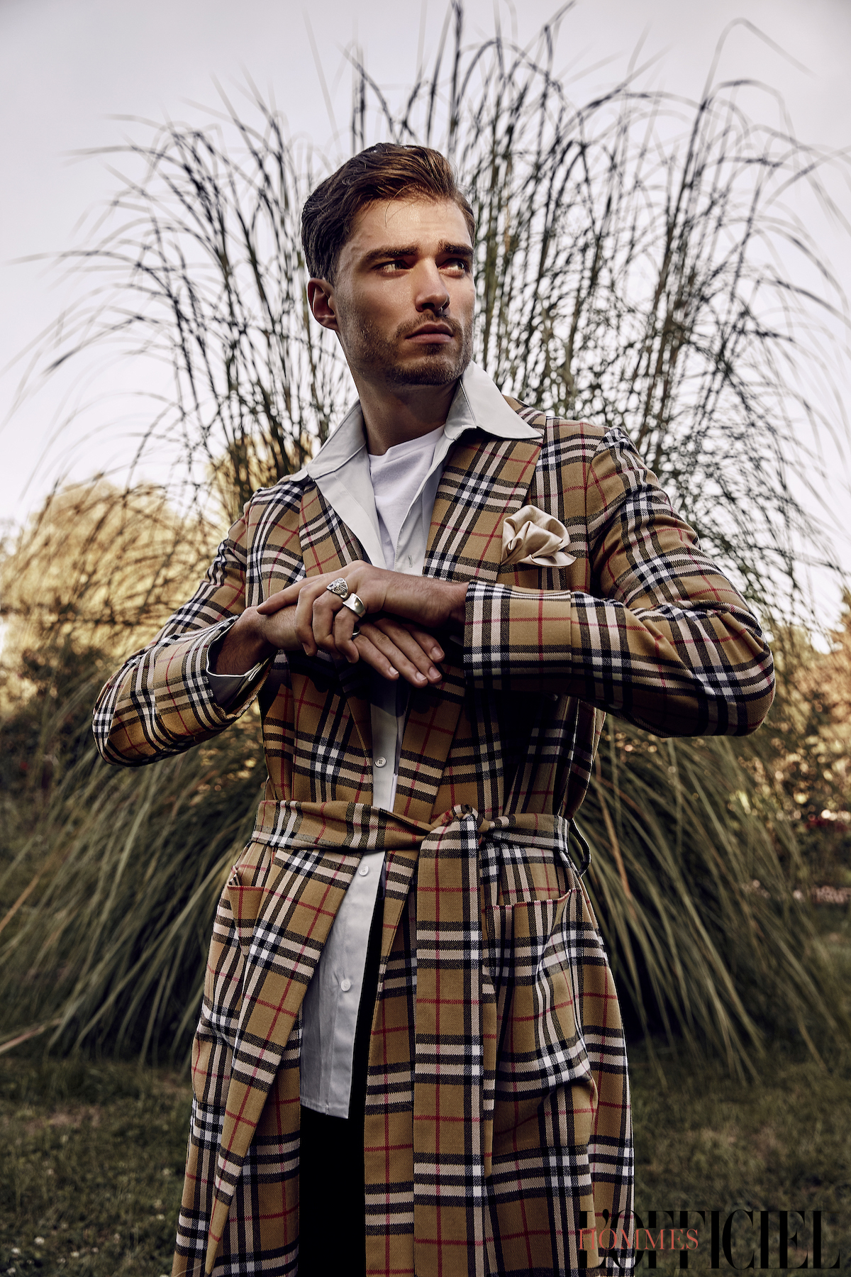 Футболка, сорочка и платок - паше – Frolov, халат Burberry  