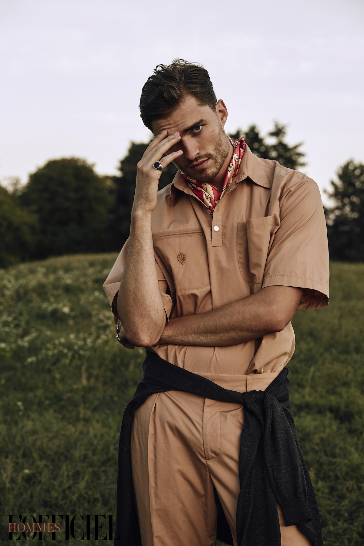 Рубашка, брюки, кардиган и шейный платок – Frolov