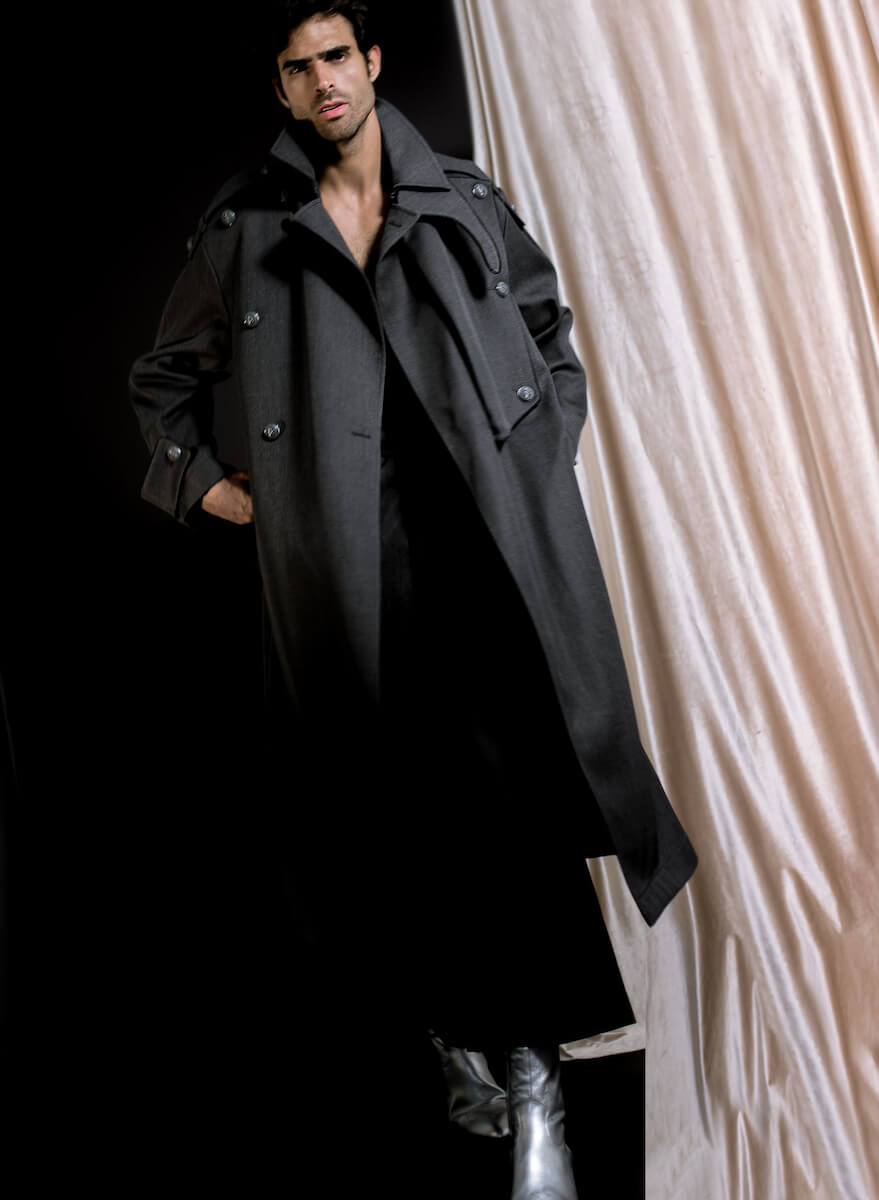 Пальто, брюки и обувь – Louis Vuitton