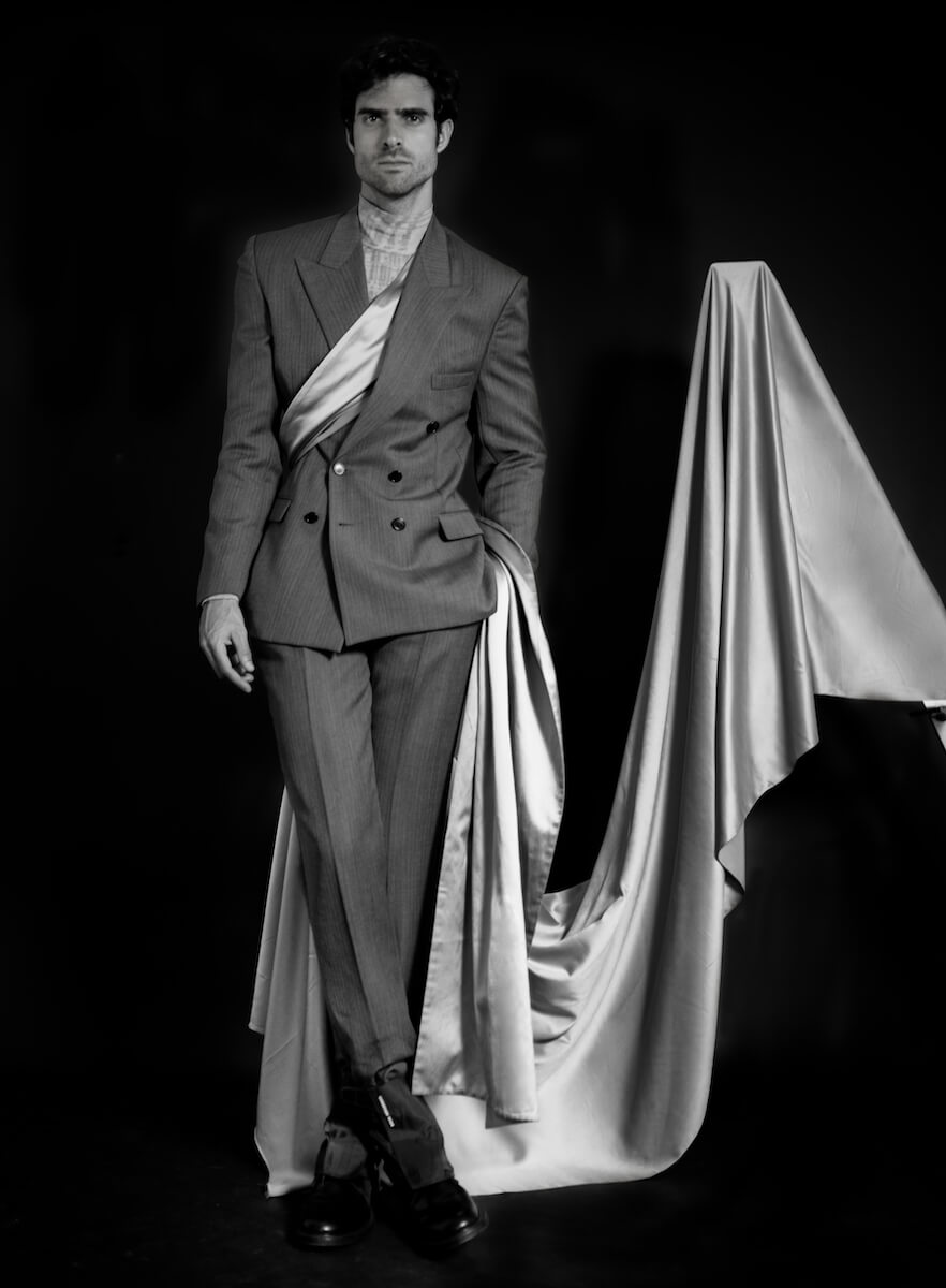 Костюм, водолазка и обувь – Dior