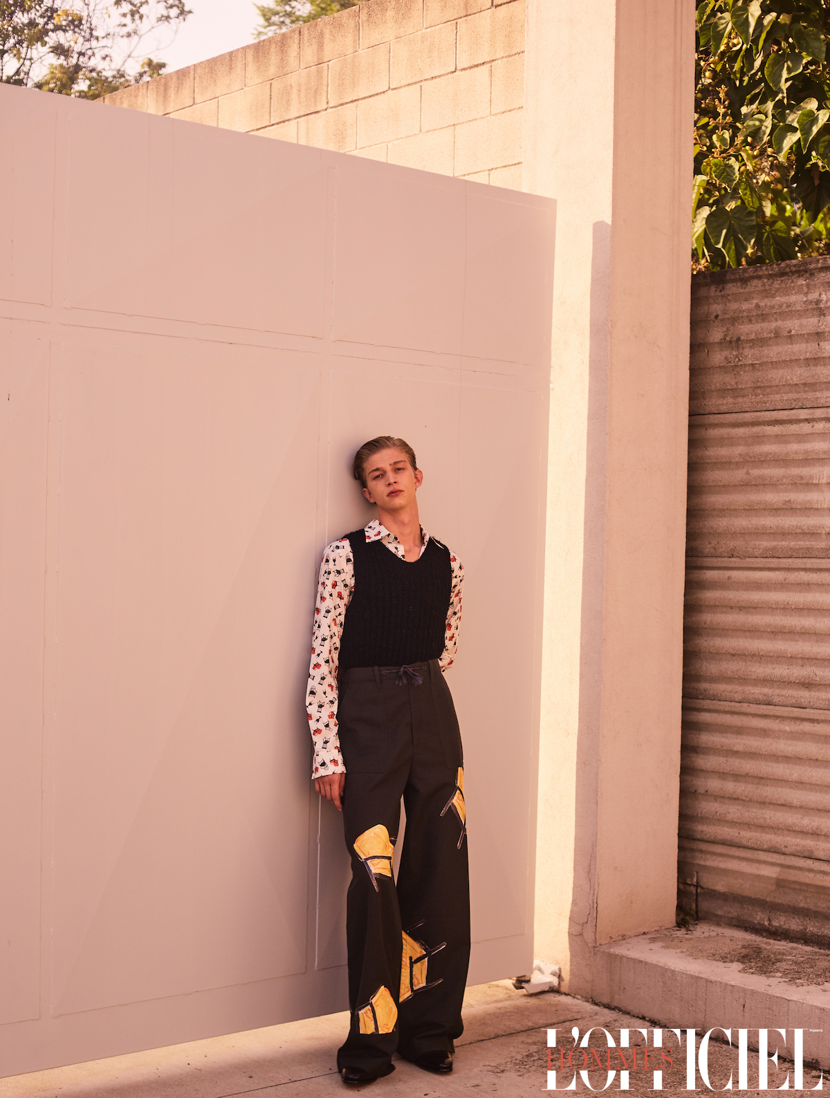 Рубашка, жилет и брюки – Marni, носки Bresciani, обувь Santoni