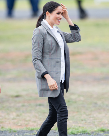 Меган Маркл в джинсах Outland и блейзере Serena Williams