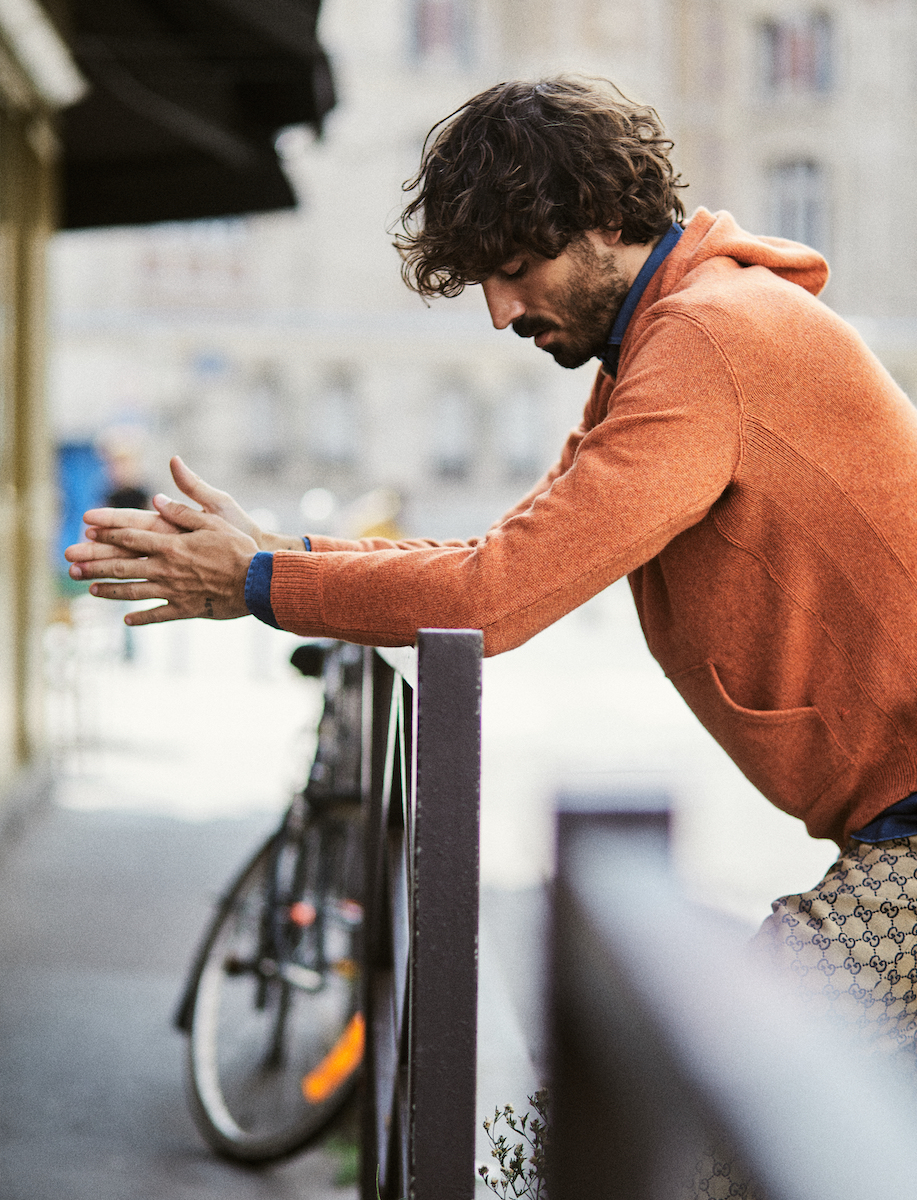 Рубашка, худи — Isaia, брюки Gucci 