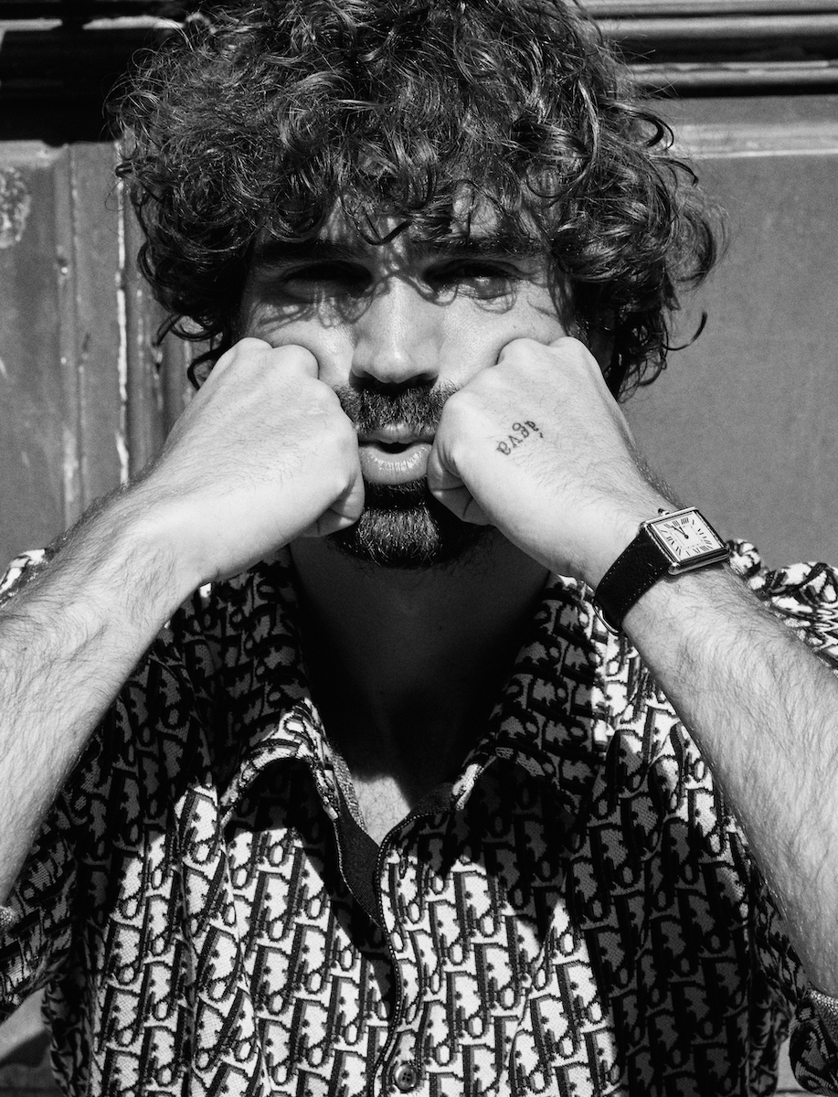 Рубашка, Dior Homme, часы Tank Must De Cartier, Cartier 