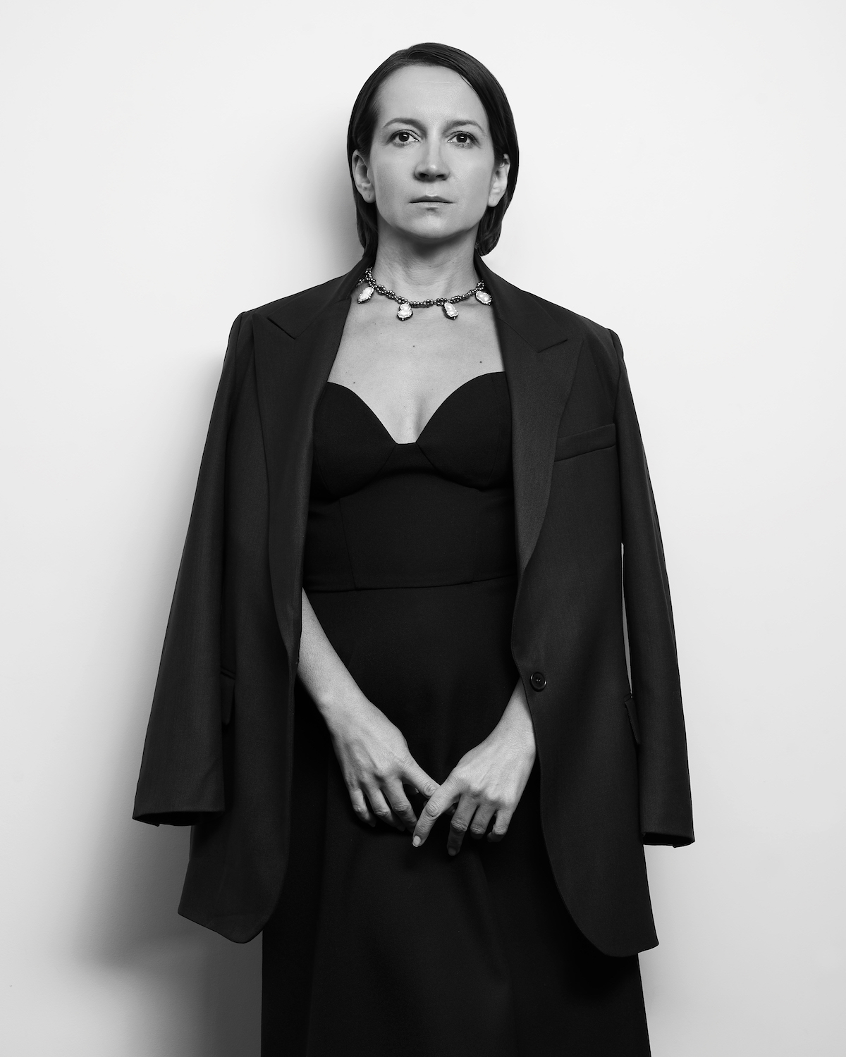 На Наталье: платье, ожерелье — Lake Studio, пиджак P.A.R.O.S.H 