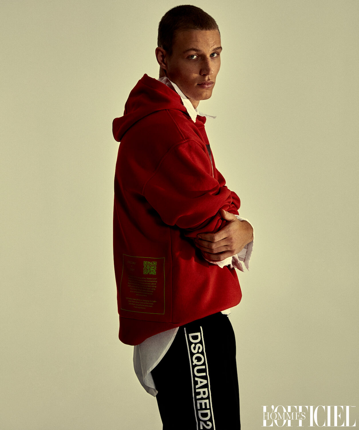 Рубашка THEO, брюки Dsquared2, худи Syndicate 