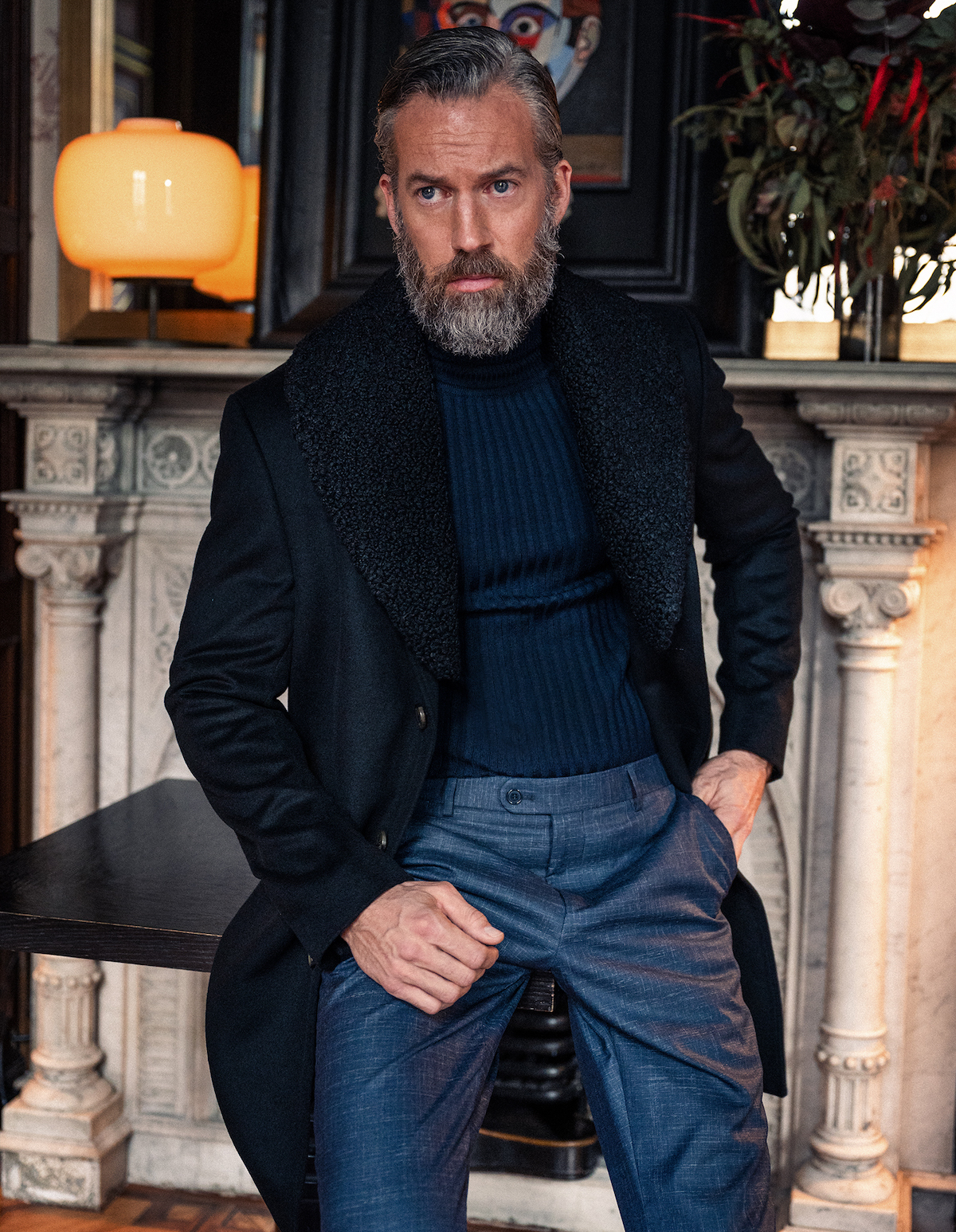 Пальто Tween, водолазка и брюки — ARMANI 