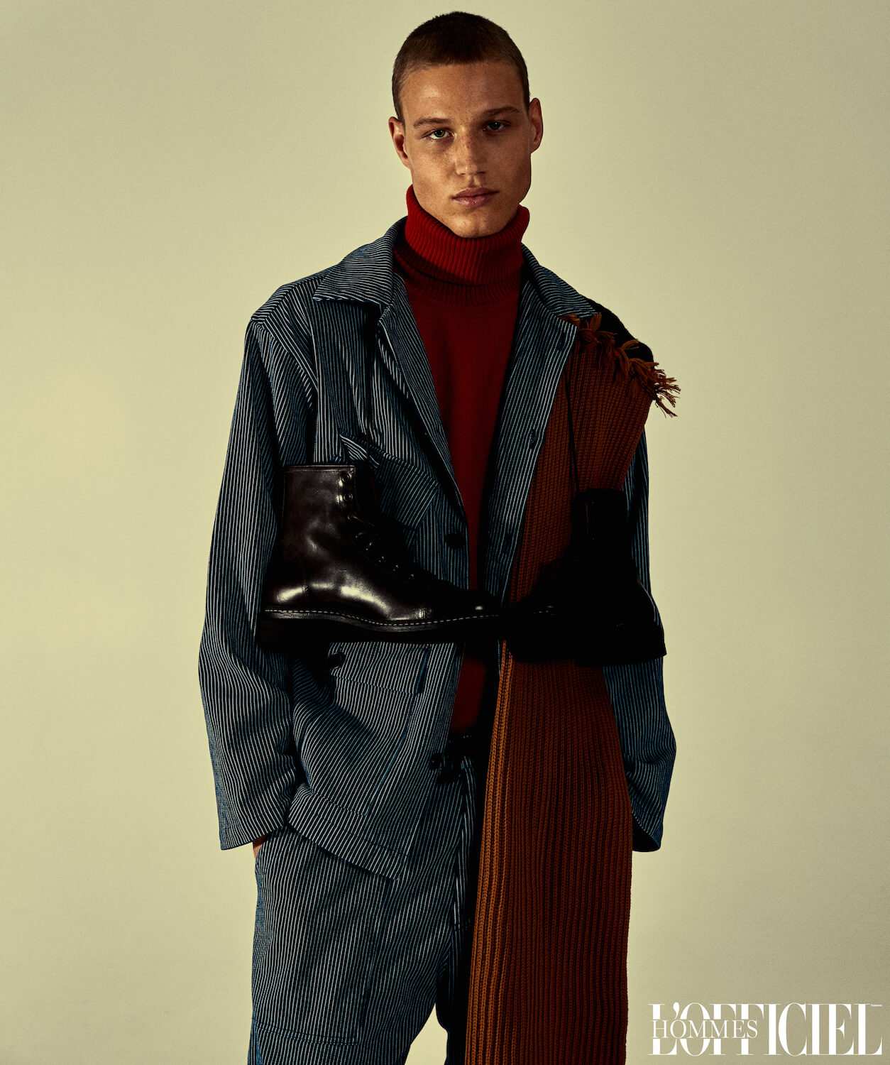 Гольф и шарф – FROLOVMAN, костюм Syndicate,  ботинки Brunello Cucinelli 