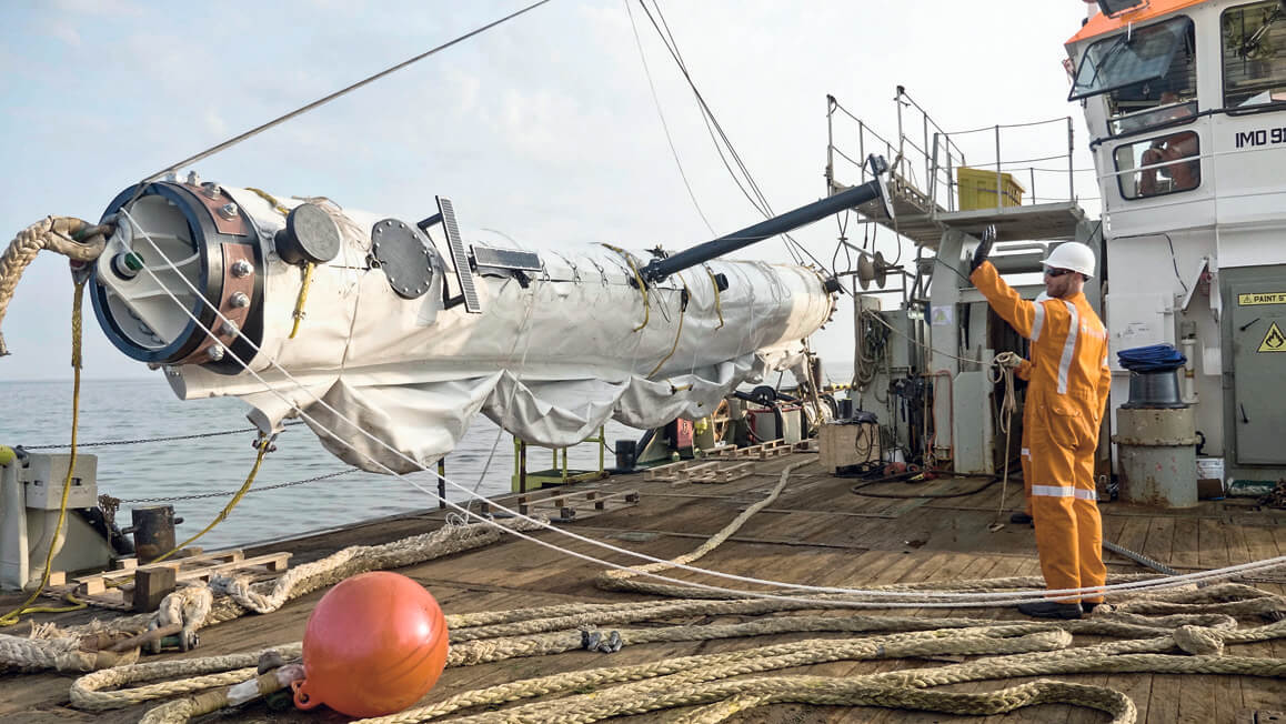 Спуск на воду прототипа барьера North Sea, август 2017 года