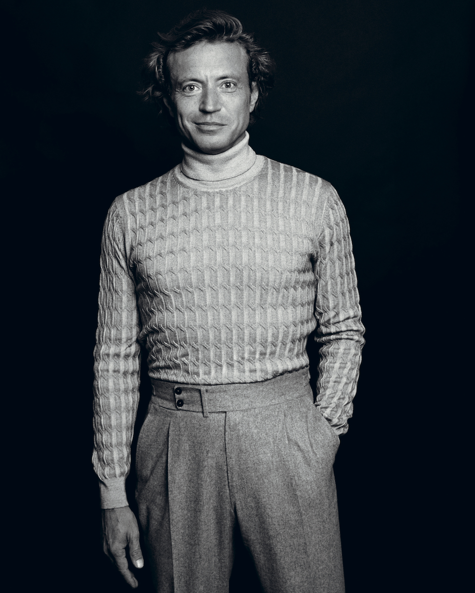 На Олеге: водолазка и брюки – Isaia 