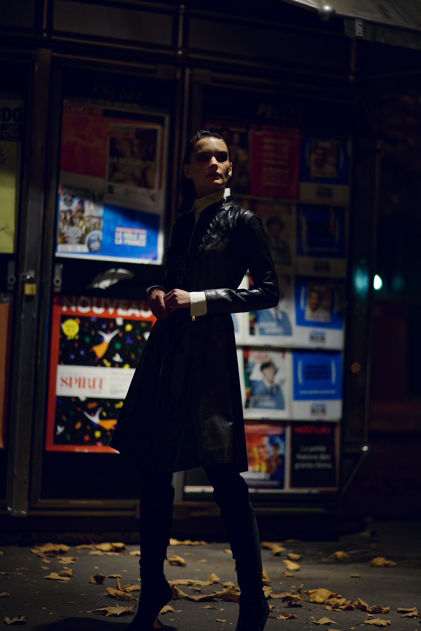 Рубашка Dsquared2, косуха Jitrois, ботфорты Salvatore Ferragamo