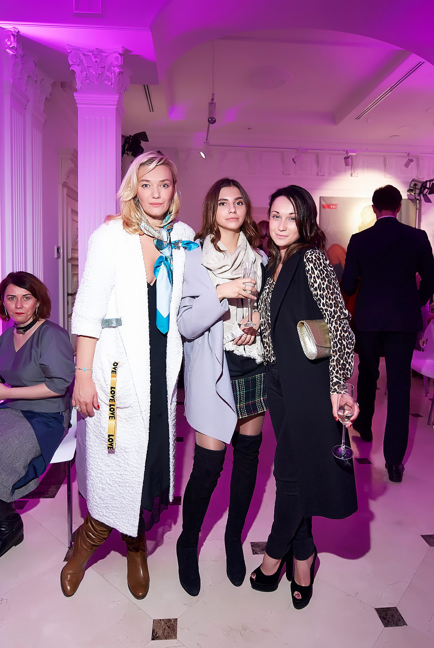 Катерина Садовая (справа)