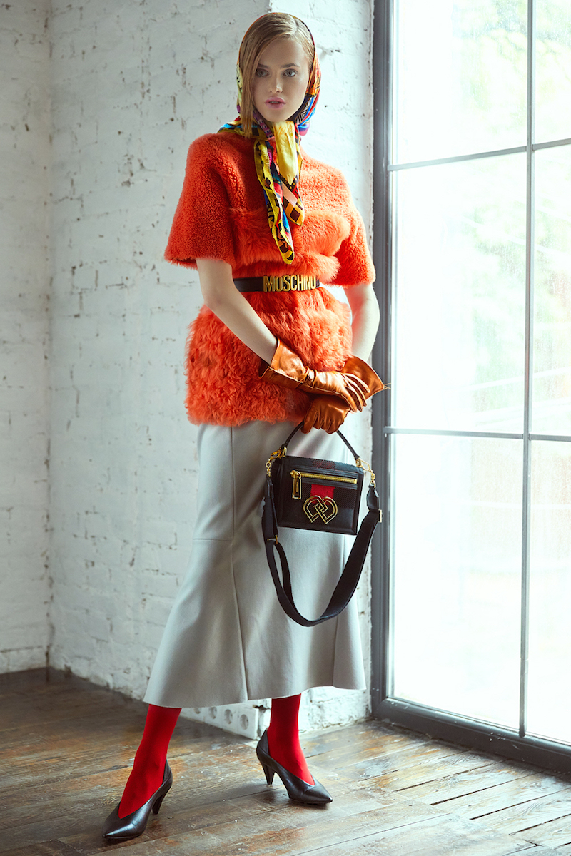 Шуба — Vlasta Kopylova, юбка — Lake, пояс — Moschino, сумка — Dsquared2, туфли-лодочки — Bevza, перчатки — Liaboo, платок — собственность стилистов