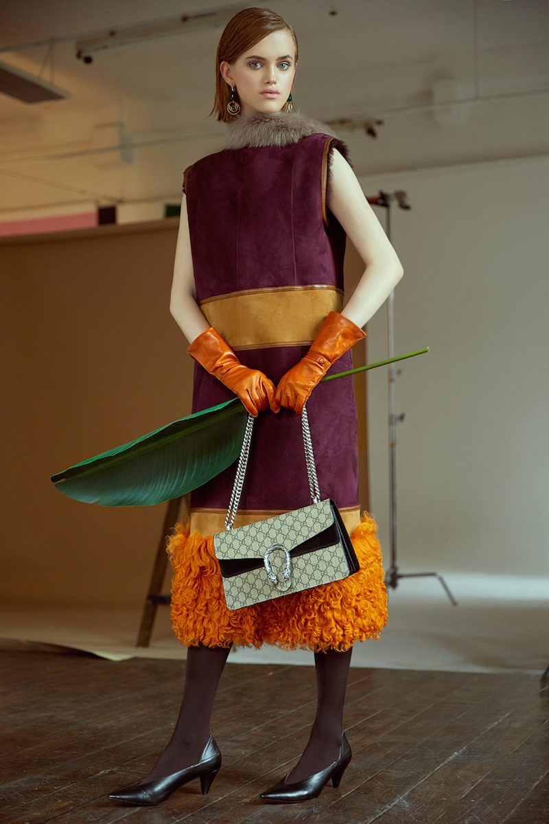 Меховой жилет — Vlasta Kopylova, перчатки — Liaboo.com, сумка — Gucci, туфли-лодочки — Bevza, серьги — Samokish