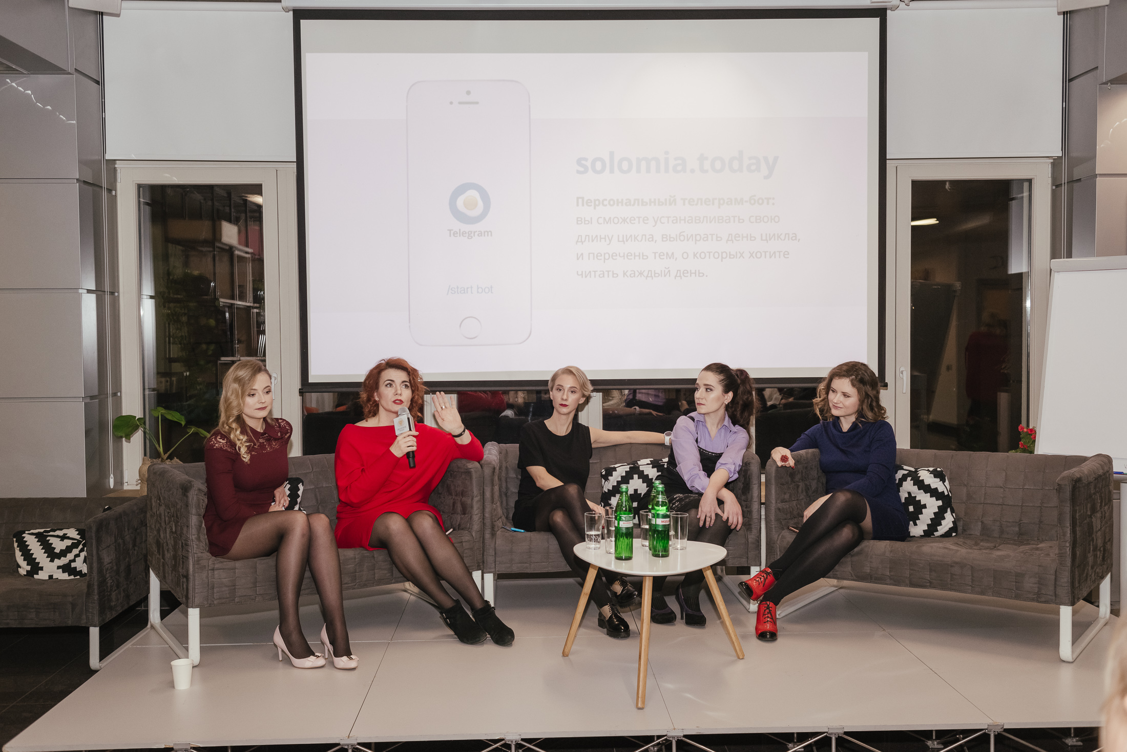 Катя Толстикова, Наталия Лелюх, Маша Леоненко, Оля Маслова и Оксана Ефремова