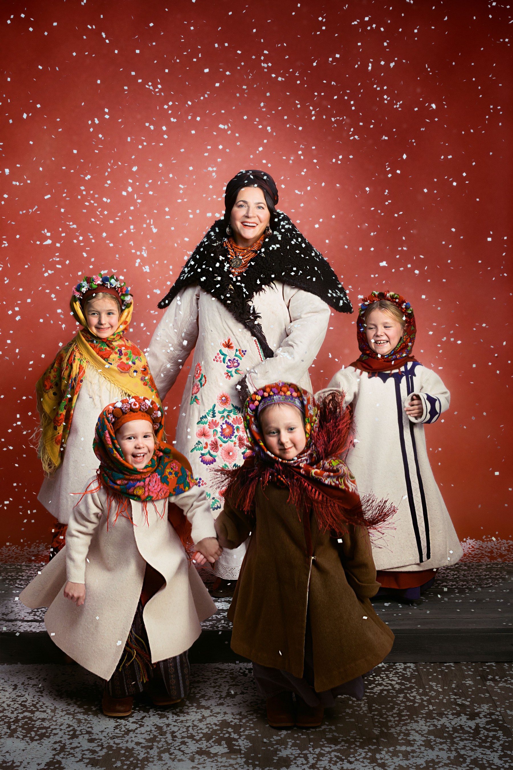 Образ Ніни Матвієнко присвячений народним традиціям на Миколая, Полтавська область початку ХХ століття