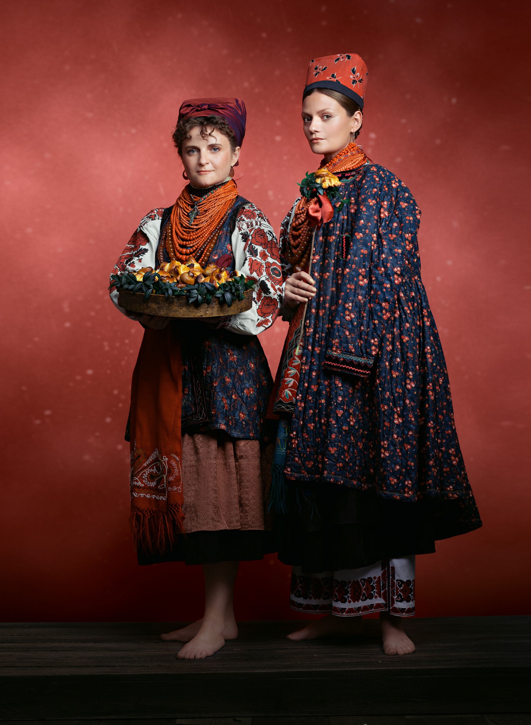 Учасниці гурту Dakh Daughters Соломія Мельник та Наталка Галаневич у строях з Центральної України, свято 40 святих