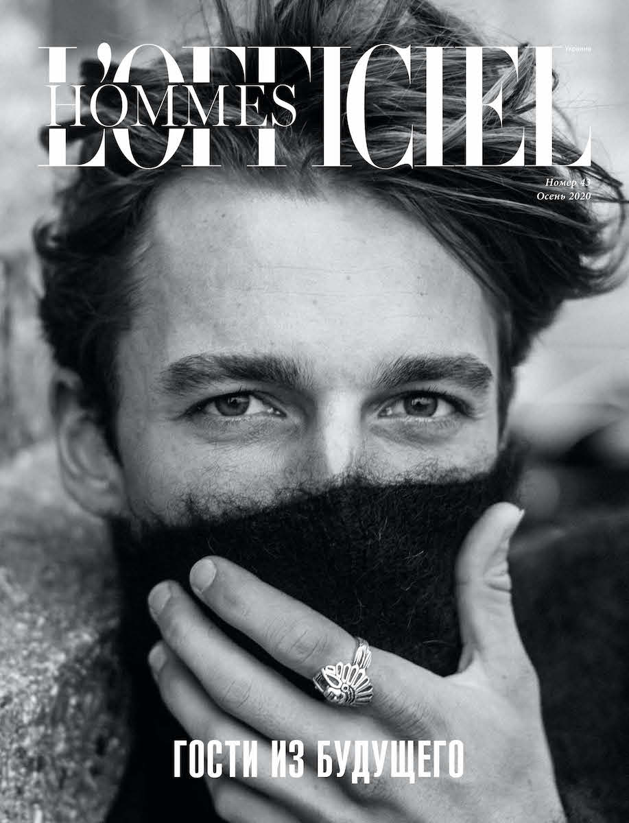 На обложке: cвитер Saint Laurent by Anthony Vaccarello 