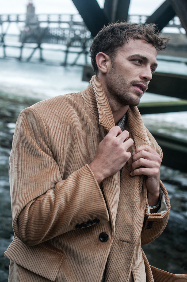  Свитер, пиджак — Prada, браслет Harpo 