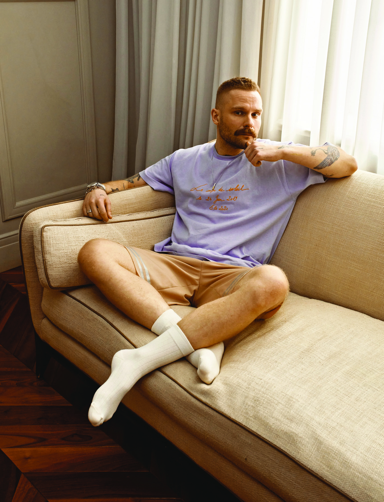 Футболка Jacquemus, шорты Frolov