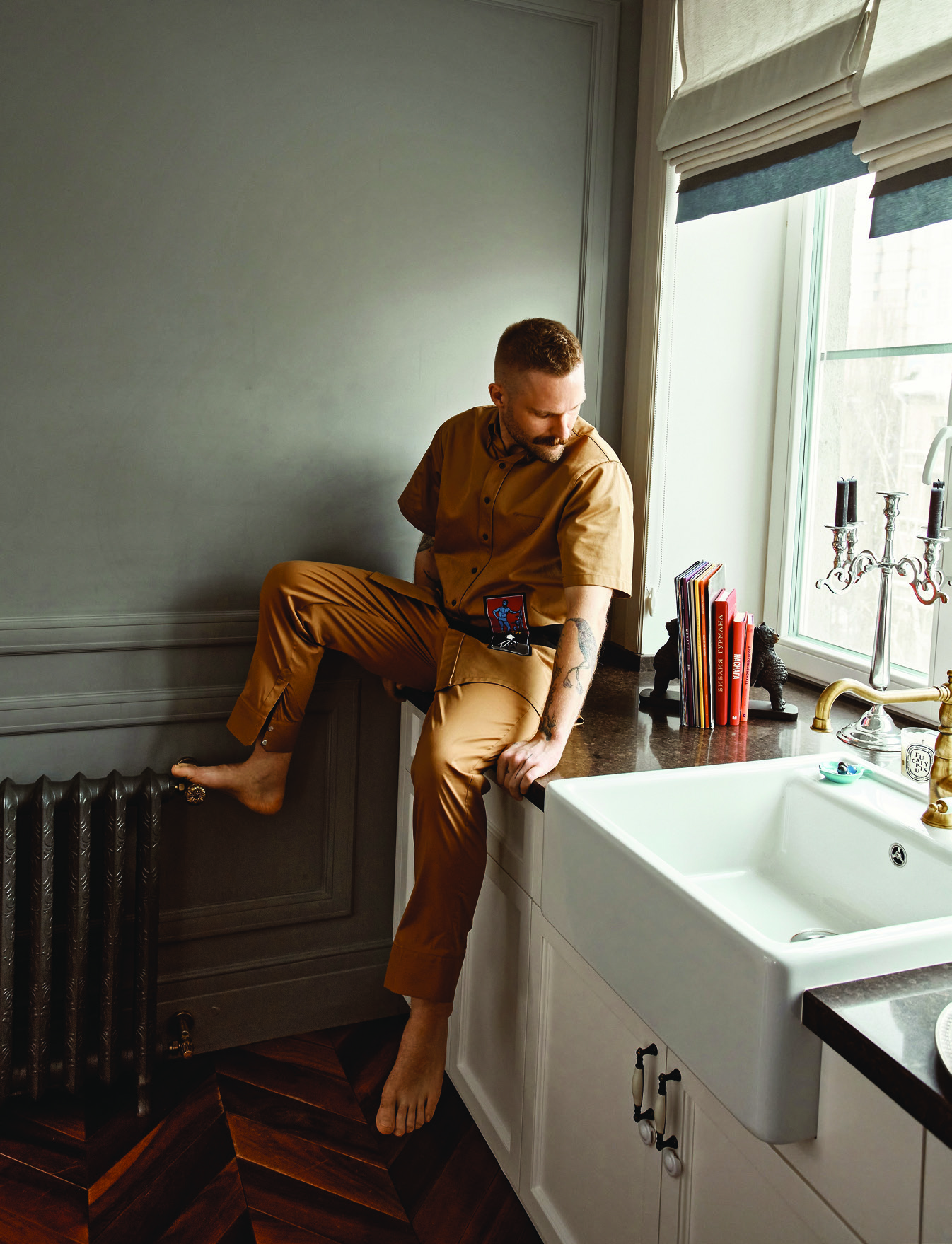 Рубашка Prada, брюки Frolov