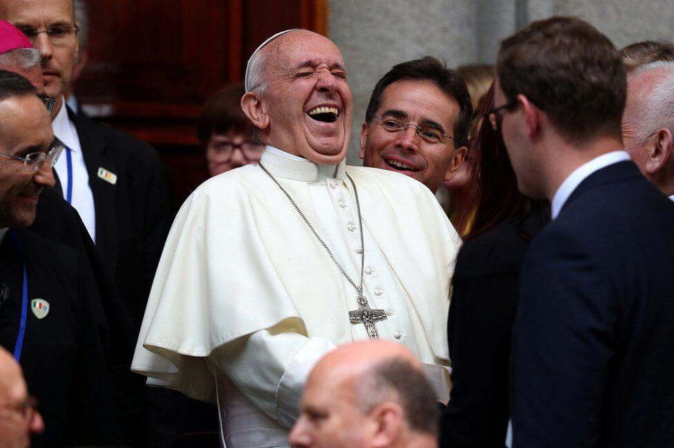 Папа Римский Франциск во время посещения собора Святой Софии в Дублине. Фото: Ханна Маккей